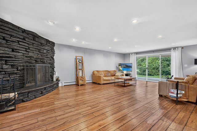 2843 S Briarwood Drive E, Arlington Heights, IL 60005