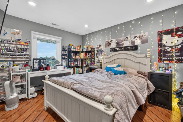 2843 S Briarwood Drive E, Arlington Heights, IL 60005
