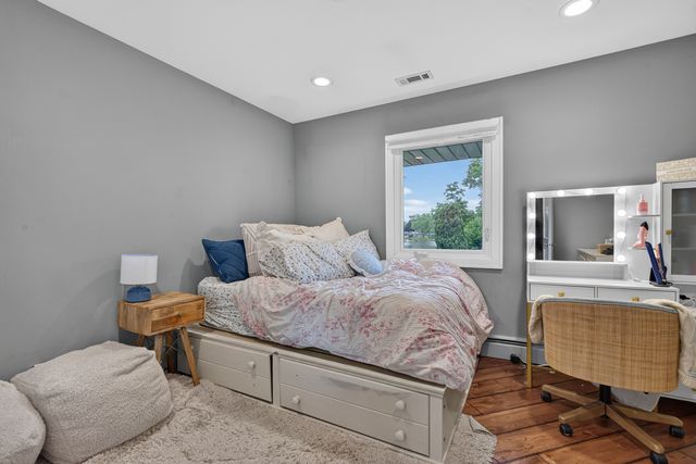 2843 S Briarwood Drive E, Arlington Heights, IL 60005