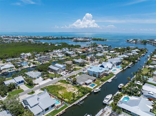 507 75TH STREET, Holmes Beach, FL 34217