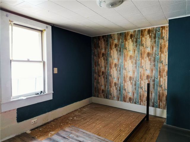 328 3rd Street, City Of But Ne, PA 16001