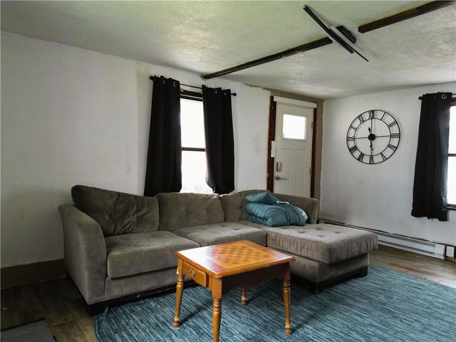 328 3rd Street, City Of But Ne, PA 16001