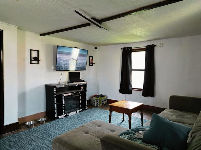 328 3rd Street, City Of But Ne, PA 16001