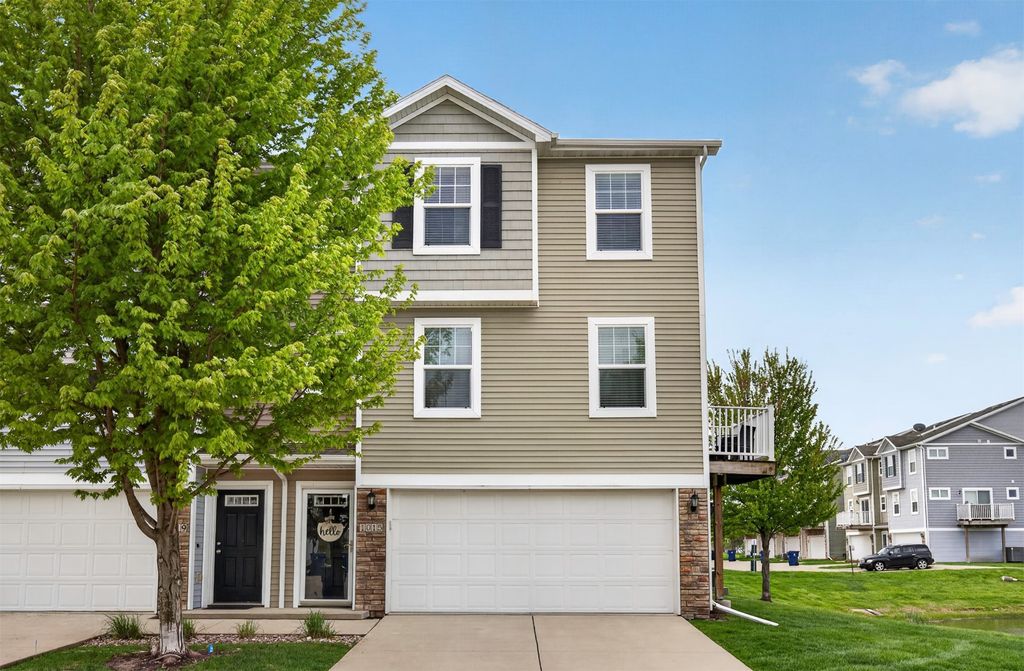 1015 NE 49th Lane, Ankeny, IA 50021