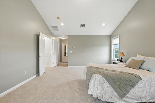 12 Brewster Court, Washingtonville, NY 10992