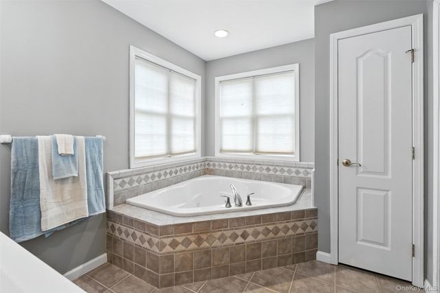 12 Brewster Court, Washingtonville, NY 10992