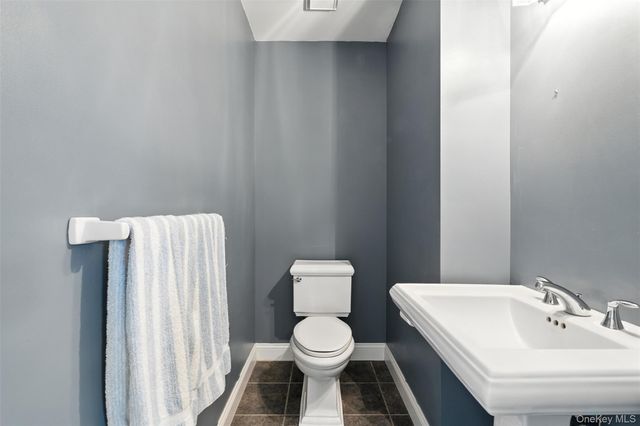 12 Brewster Court, Washingtonville, NY 10992