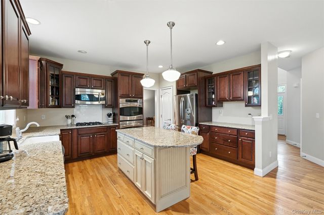 12 Brewster Court, Washingtonville, NY 10992