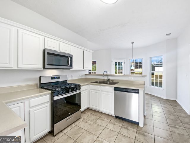 1231 Silverstone Trail, Jonesboro, GA 30238