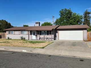 2316 S Verde Vista Street, Visalia, CA 93277