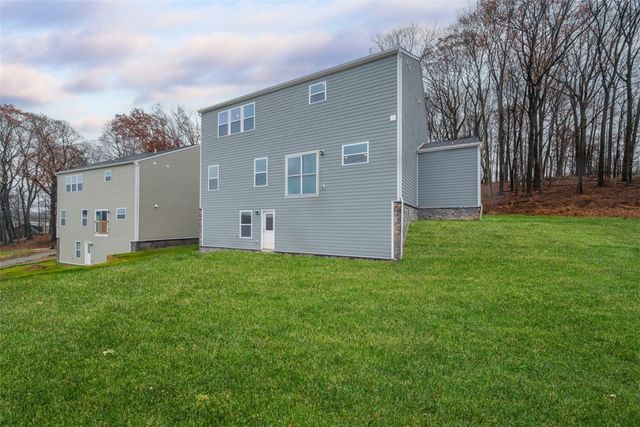 277 Froebe Rd, Peters Twp, PA 15367