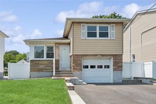 83 Scarcliffe Drive, Malverne, NY 11565