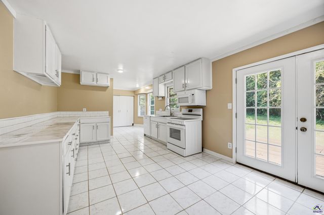 1585 Westminister Drive, Macon, GA 31204