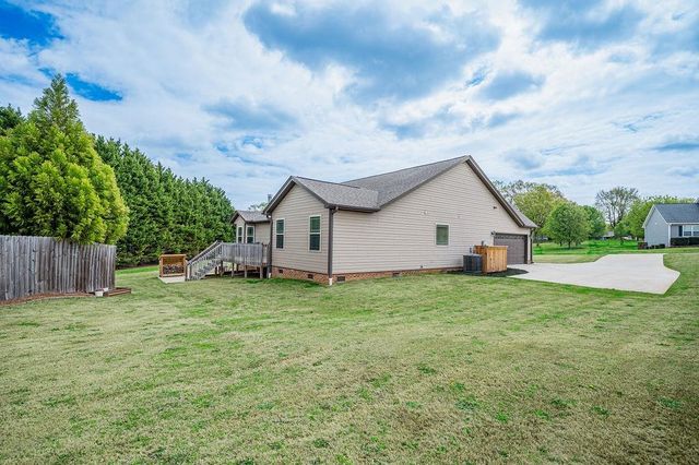 104 Millstone Dr Drive, Campobello, SC 29322