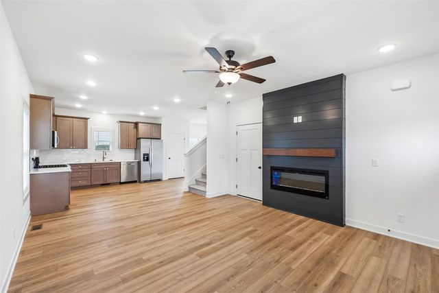 1677 22nd Avenue SE, Altoona, IA 50009