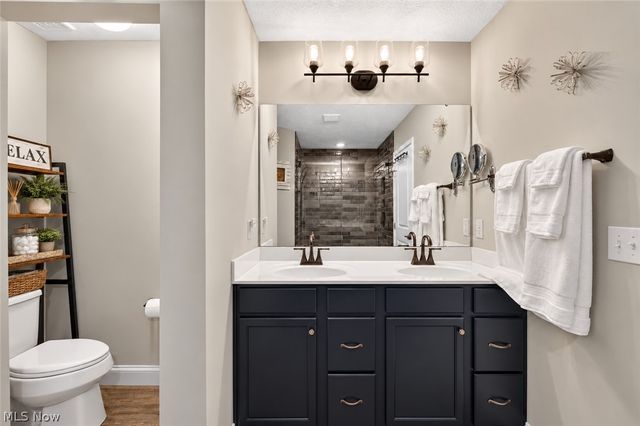 31832 Suncrest Circle, North Ridgeville, OH 44039