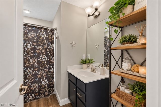 31832 Suncrest Circle, North Ridgeville, OH 44039