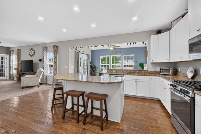 31832 Suncrest Circle, North Ridgeville, OH 44039