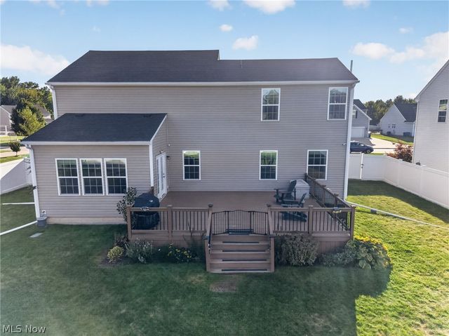 31832 Suncrest Circle, North Ridgeville, OH 44039