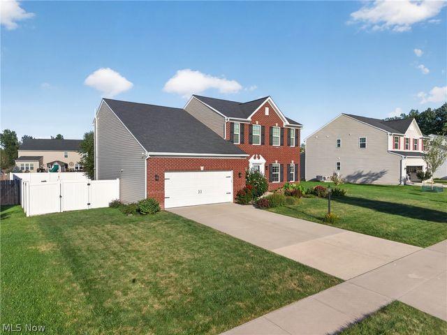 31832 Suncrest Circle, North Ridgeville, OH 44039