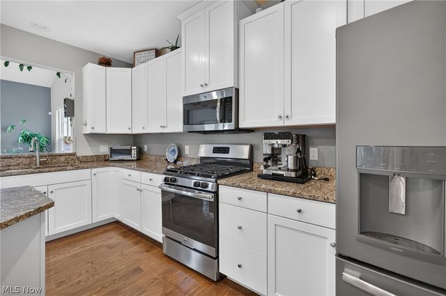 31832 Suncrest Circle, North Ridgeville, OH 44039