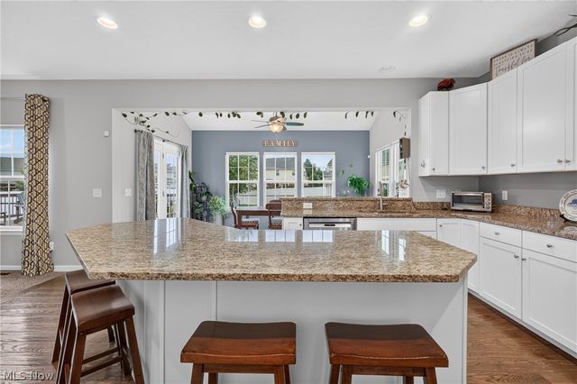 31832 Suncrest Circle, North Ridgeville, OH 44039