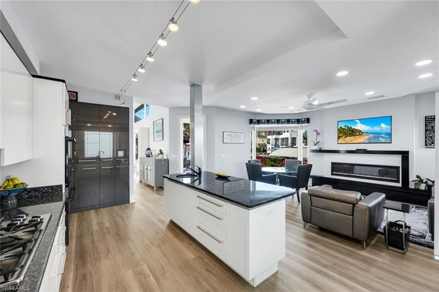 375 Germain AVE, Naples, FL 34108