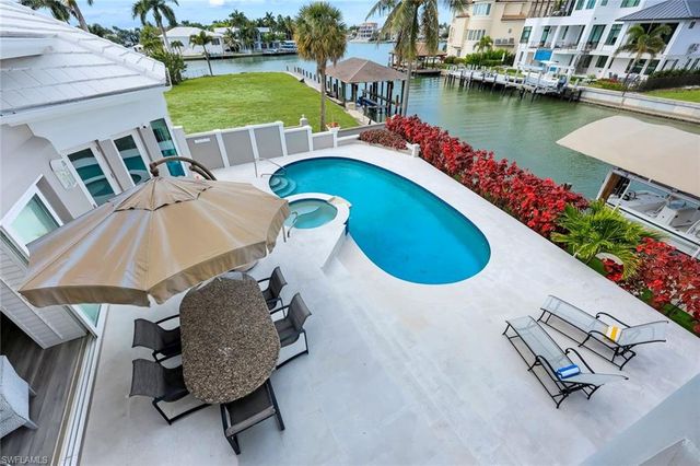 375 Germain AVE, Naples, FL 34108