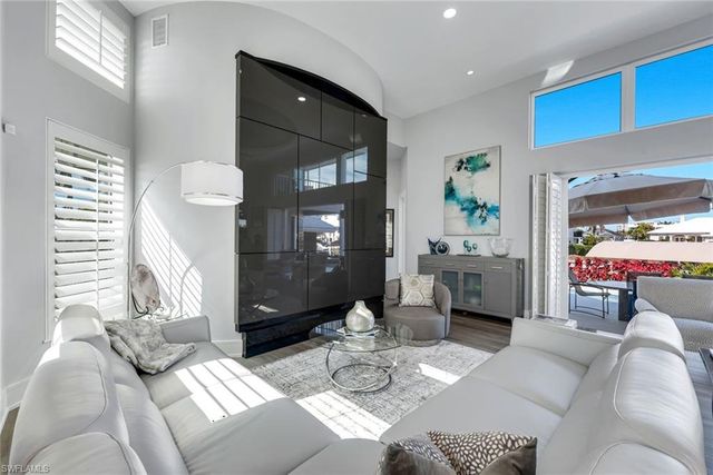 375 Germain AVE, Naples, FL 34108