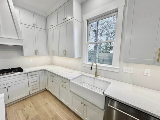 354 AVON RD, Memphis, TN 38117