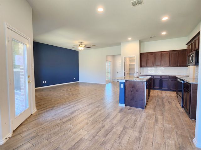4709 Avion Drive, Sanger, TX 76266