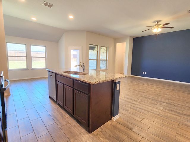 4709 Avion Drive, Sanger, TX 76266