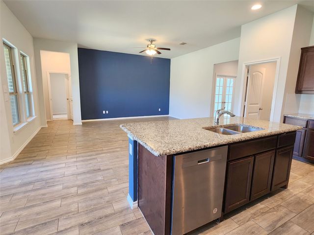 4709 Avion Drive, Sanger, TX 76266