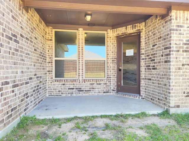 4709 Avion Drive, Sanger, TX 76266