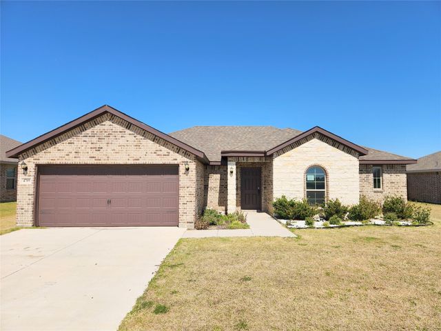 4709 Avion Drive, Sanger, TX 76266