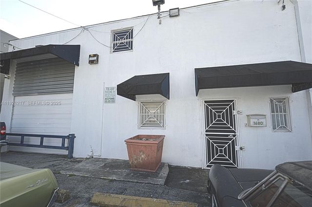 1680 W 33rd Pl 1680, Hialeah, FL 33012