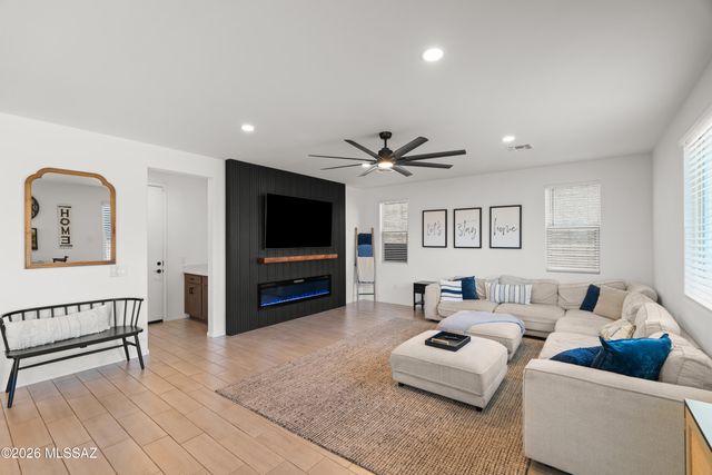 10462 W Chadwick Drive, Marana, AZ 85653