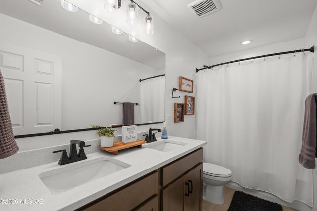 10462 W Chadwick Drive, Marana, AZ 85653