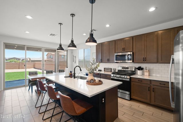 10462 W Chadwick Drive, Marana, AZ 85653