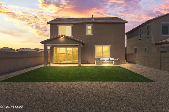 10462 W Chadwick Drive, Marana, AZ 85653