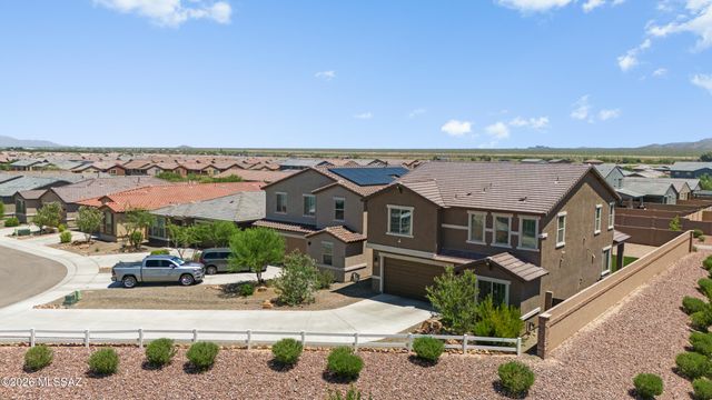 10462 W Chadwick Drive, Marana, AZ 85653