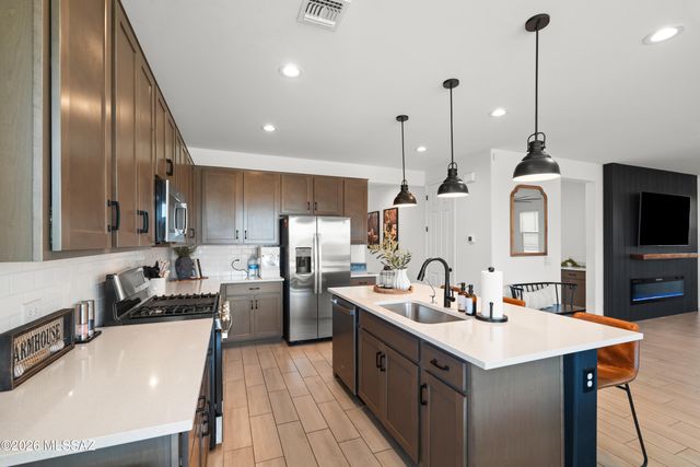 10462 W Chadwick Drive, Marana, AZ 85653