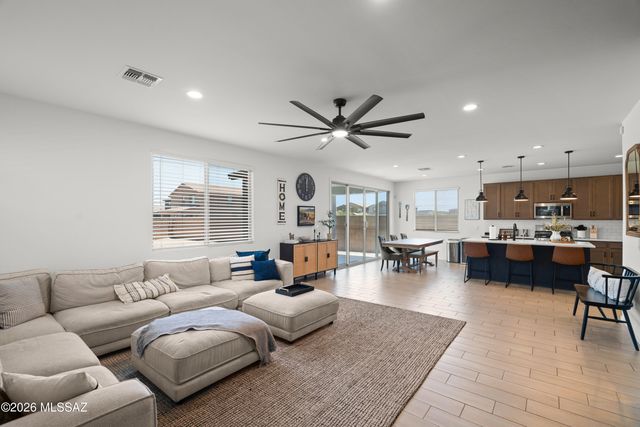 10462 W Chadwick Drive, Marana, AZ 85653