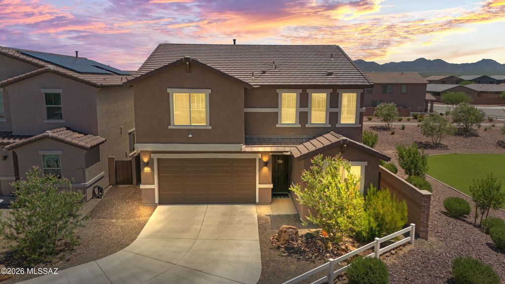 10462 W Chadwick Drive, Marana, AZ 85653