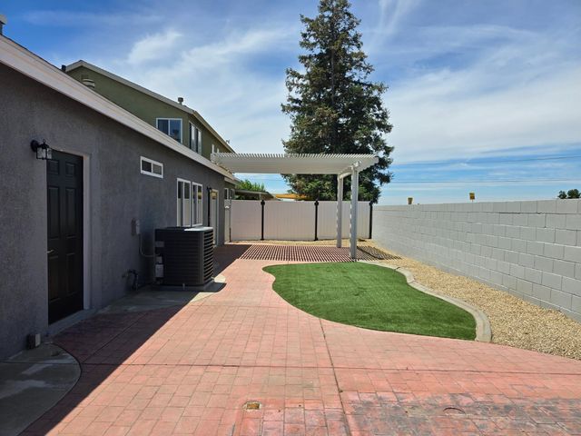 5509 Pountsmonth Dr, Salida, CA 95368