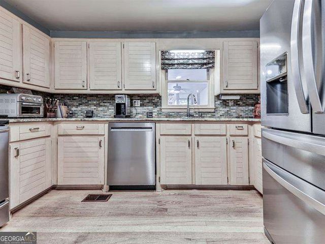 5855 Wills Lake Road, Cumming, GA 30040