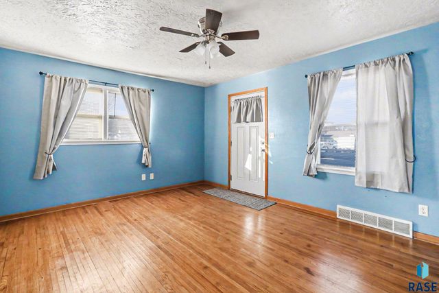 412 S Jefferson Ave Avenue, Sioux Falls, SD 57104