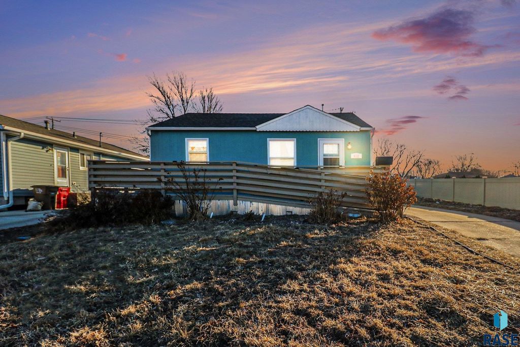 412 S Jefferson Ave Avenue, Sioux Falls, SD 57104