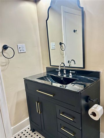 2320 N.Charles, Central North Side, PA 15214