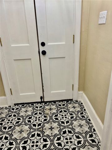 2320 N.Charles, Central North Side, PA 15214